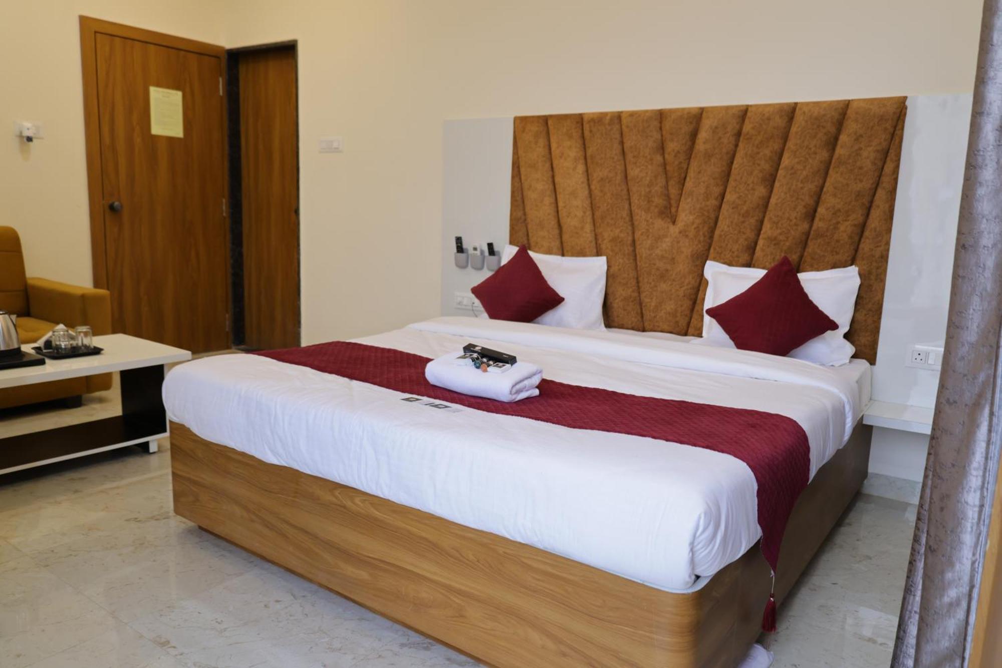 Hotel The Prime Land Hoshangabad Exterior foto